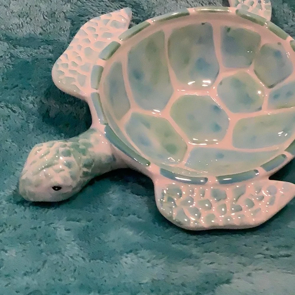 Ceramic SeaTurtle Serve Bowl or Jewelry Dish NWT Coastal Collection 10”X7.5X2.5 - Picture 2 of 14